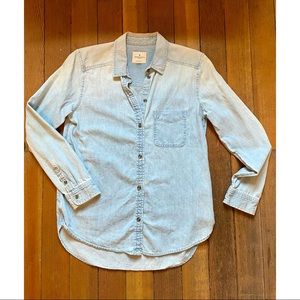 American Eagle Light Wash Blue Denim Button Up Shirt
